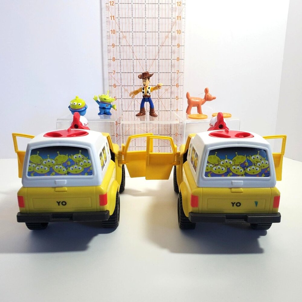 Toy Story 3 Pizza Planet Truck Playset Figures Woody Alien Dog Lot - Picture 5 of 16